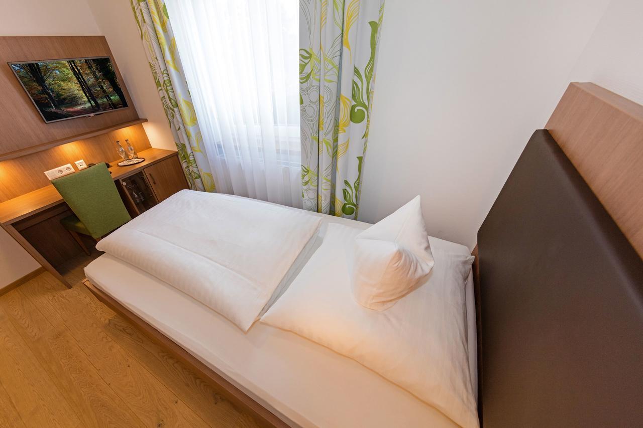 Gasthof - Hotel Zum Ochsen Gmbh Berghulen Экстерьер фото