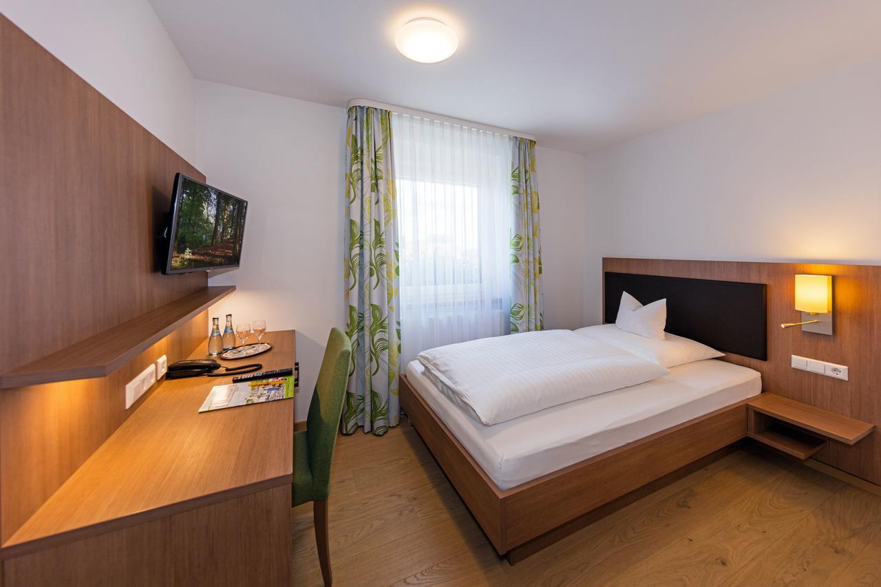 Gasthof - Hotel Zum Ochsen Gmbh Berghulen Экстерьер фото